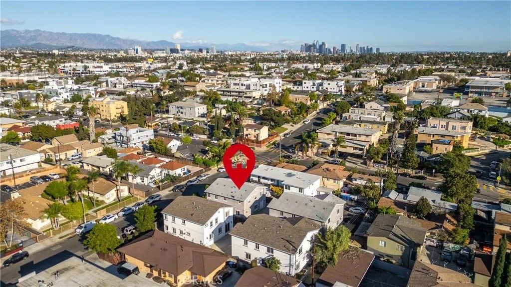 Photo of 4812 Saturn Street, Los Angeles, CA 90019 (MLS # PW26087605)