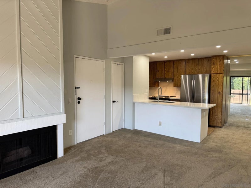 9189 Village Glen Dr 252