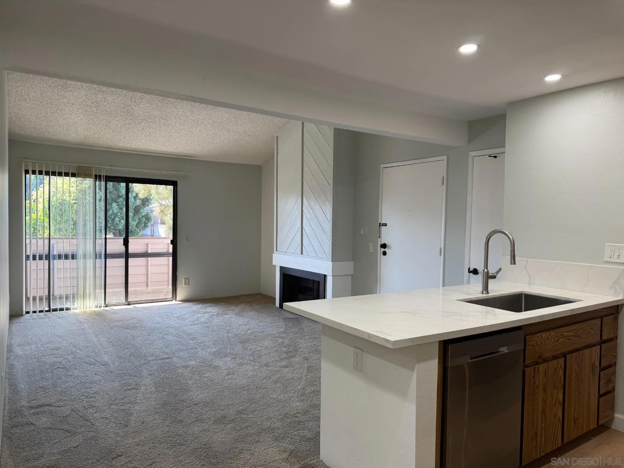 9189 Village Glen Dr 252
