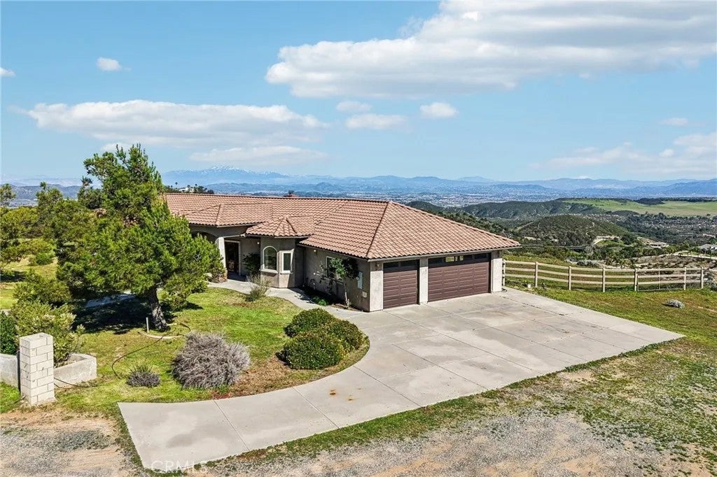 40000 Valle Vista