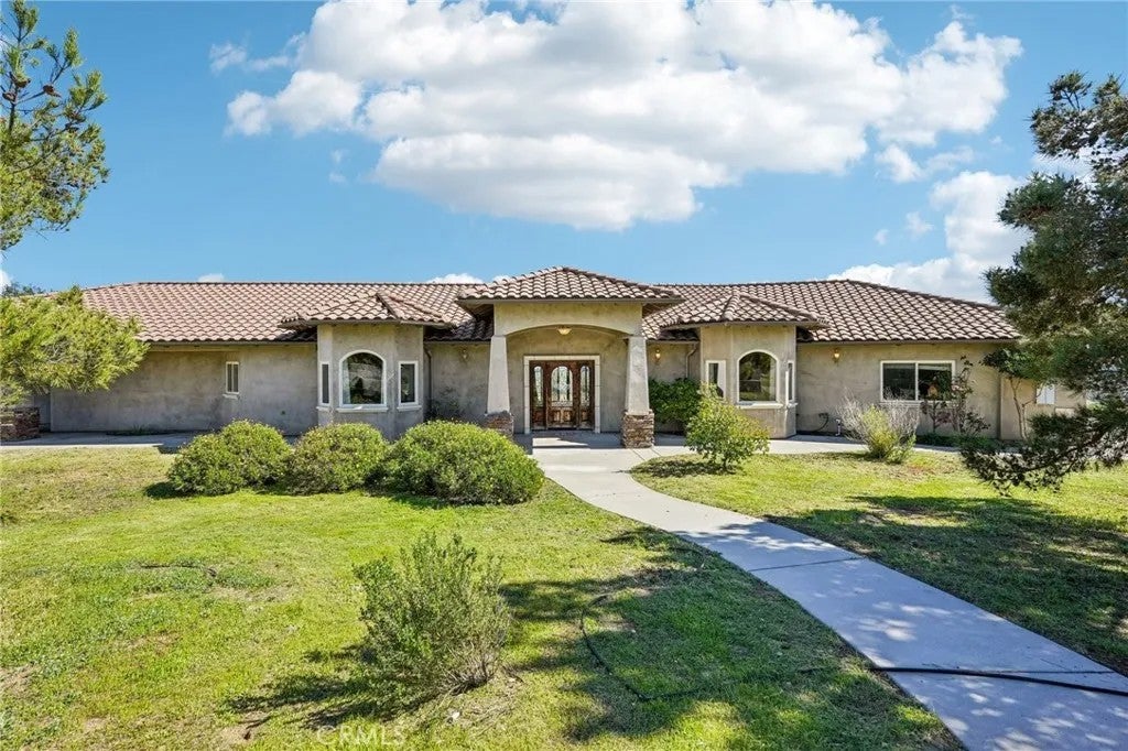 40000 Valle Vista