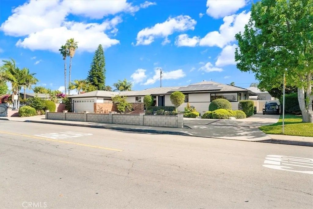 Photo of 9642 Orangewood Avenue, Garden Grove, CA 92841 (MLS # PW26062271)