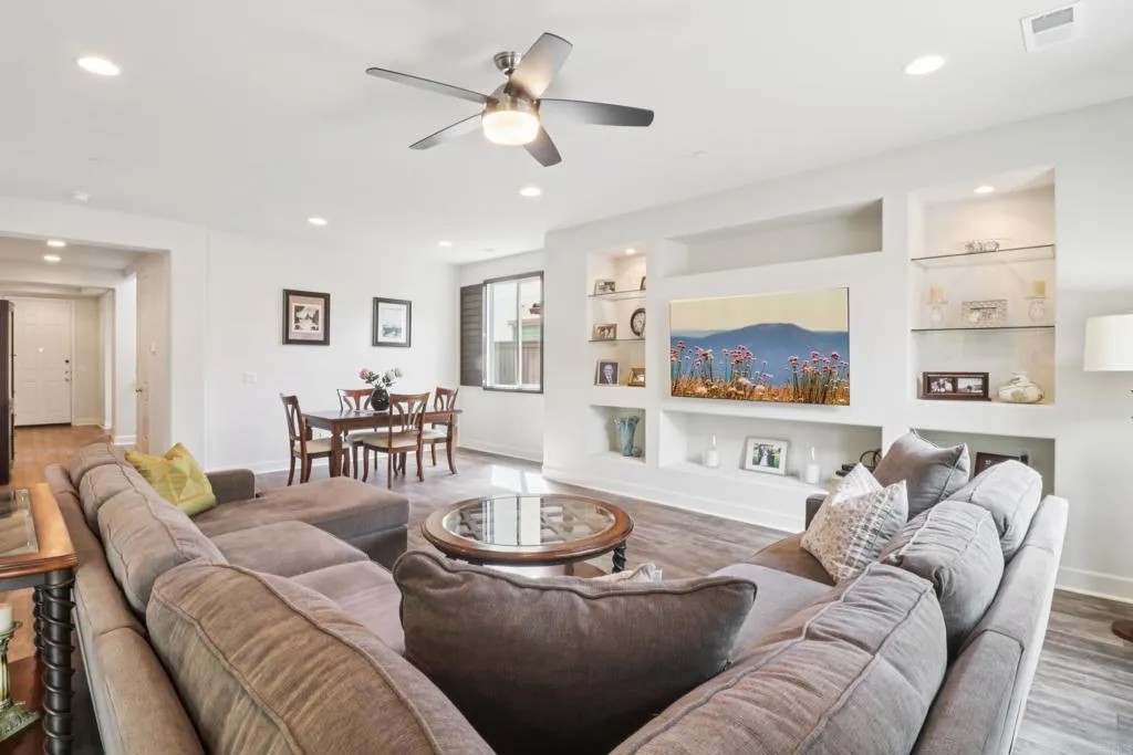 106 Flores Ln