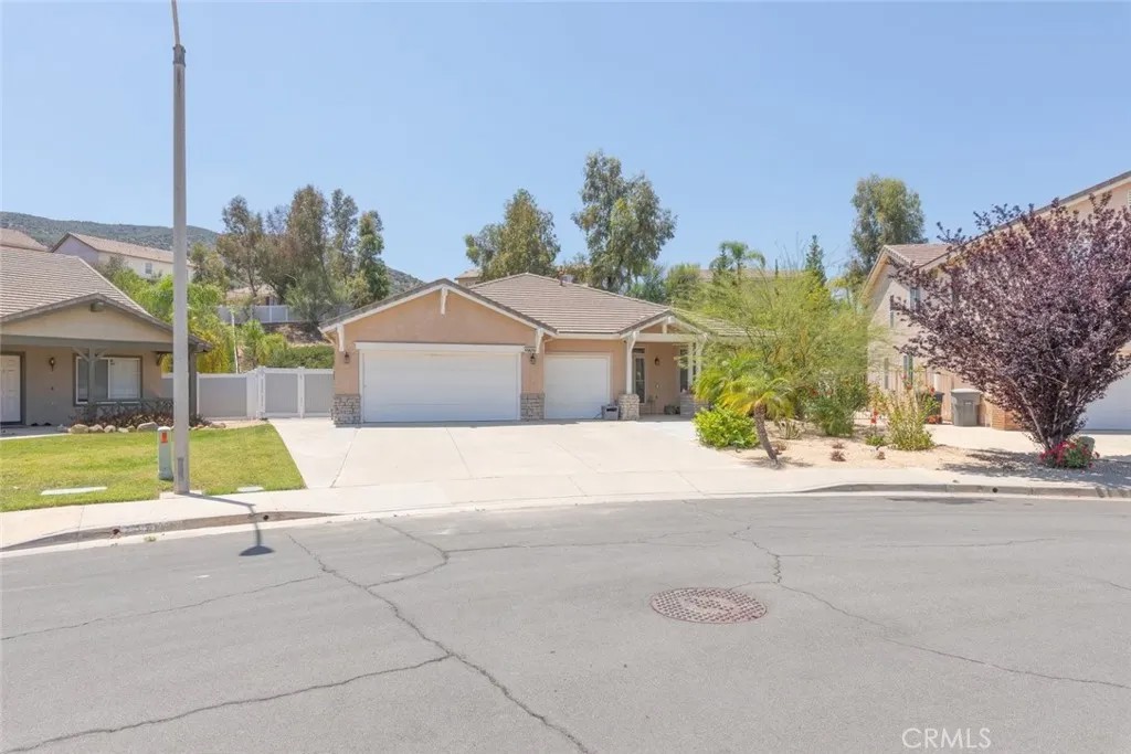 27707 Blue Mesa