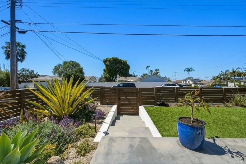 1839 Freda Lane