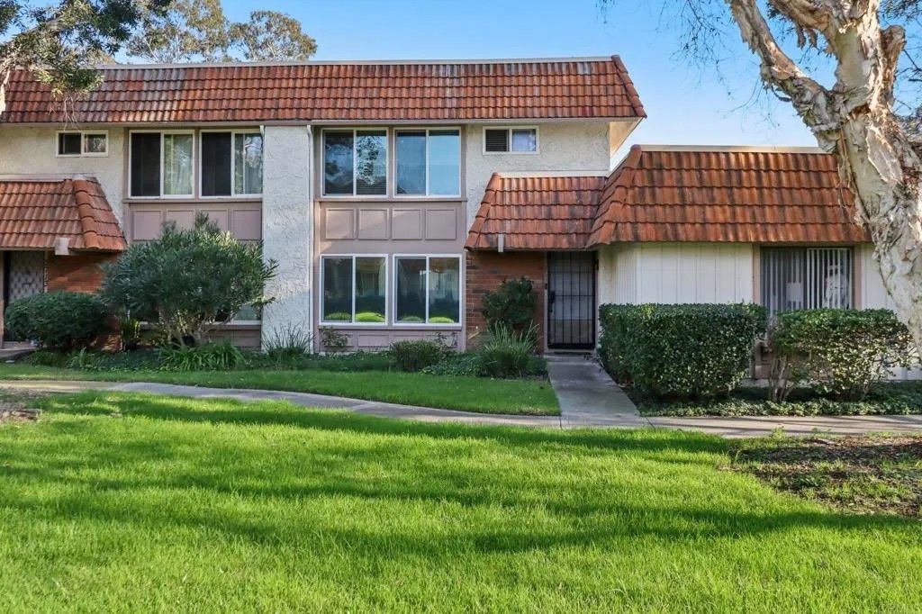 Photo of 2711 Via Festivo, Carlsbad, CA 92010 (MLS # NDP2600791)