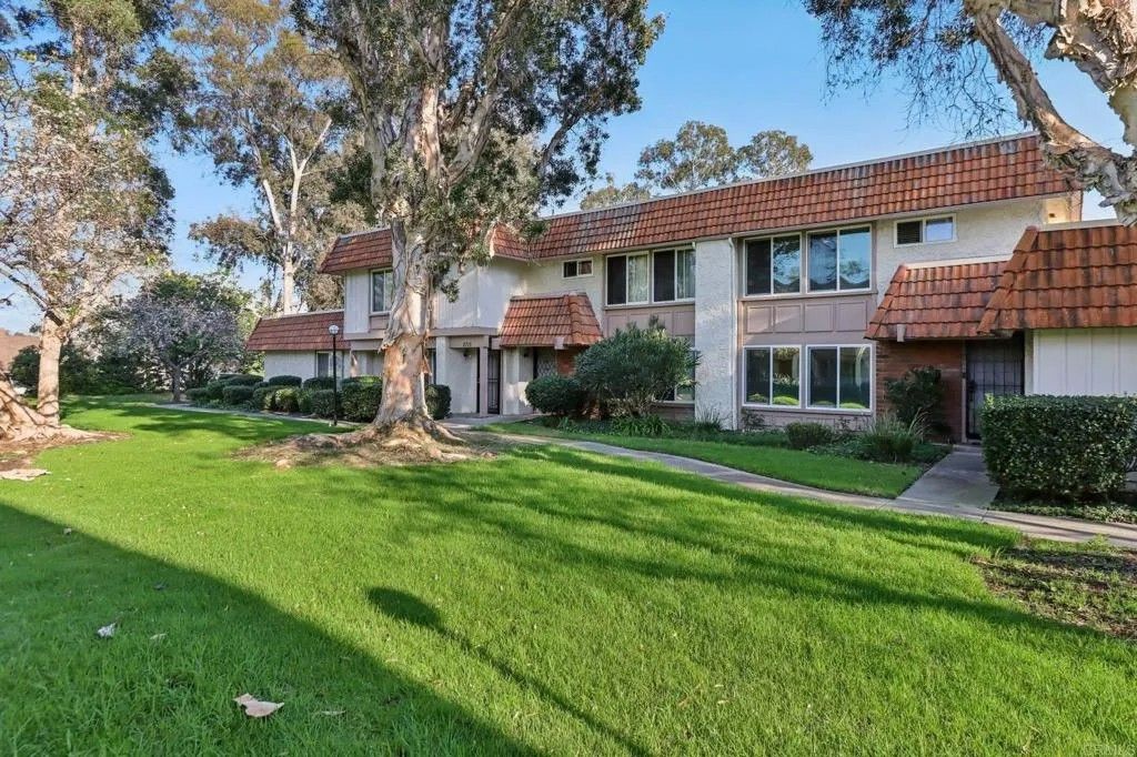 Photo of 2711 Via Festivo, Carlsbad, CA 92010 (MLS # NDP2600791)