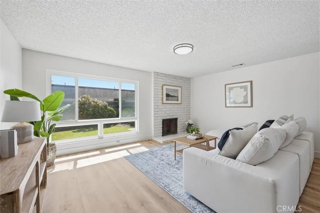 18216 Manhattan Place