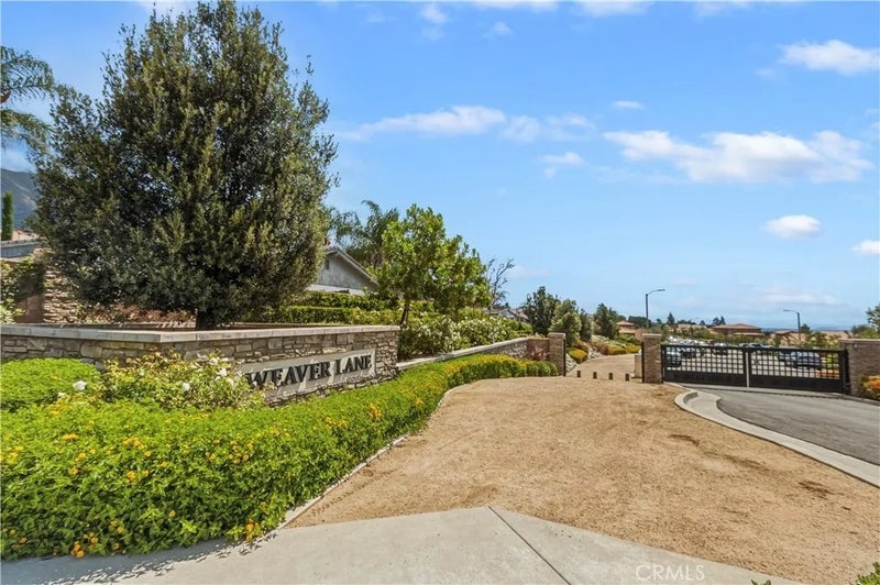 8869 Justify Dr