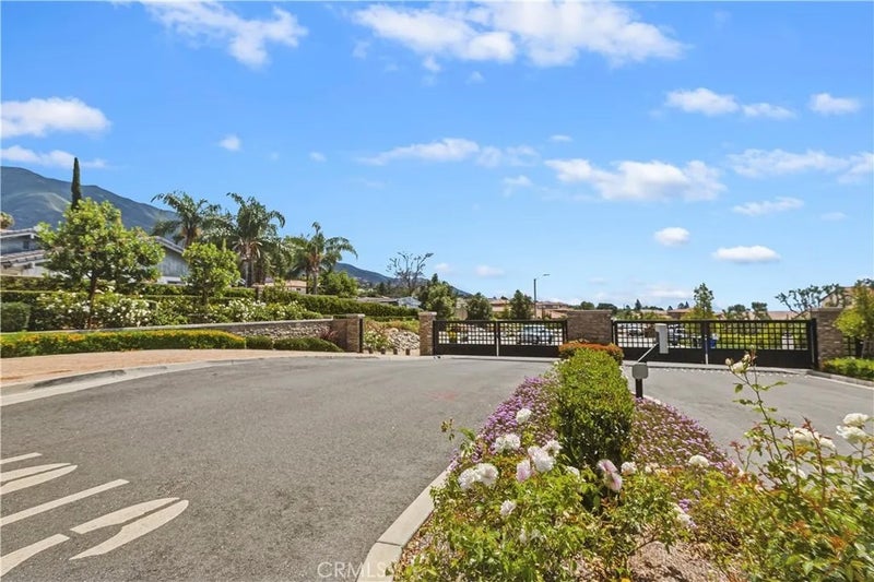 8869 Justify Dr