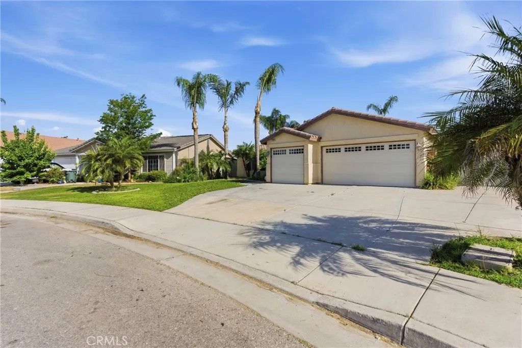 Photo of 2306 Viso Way, Bakersfield, CA 93313 (MLS # OC26079010)