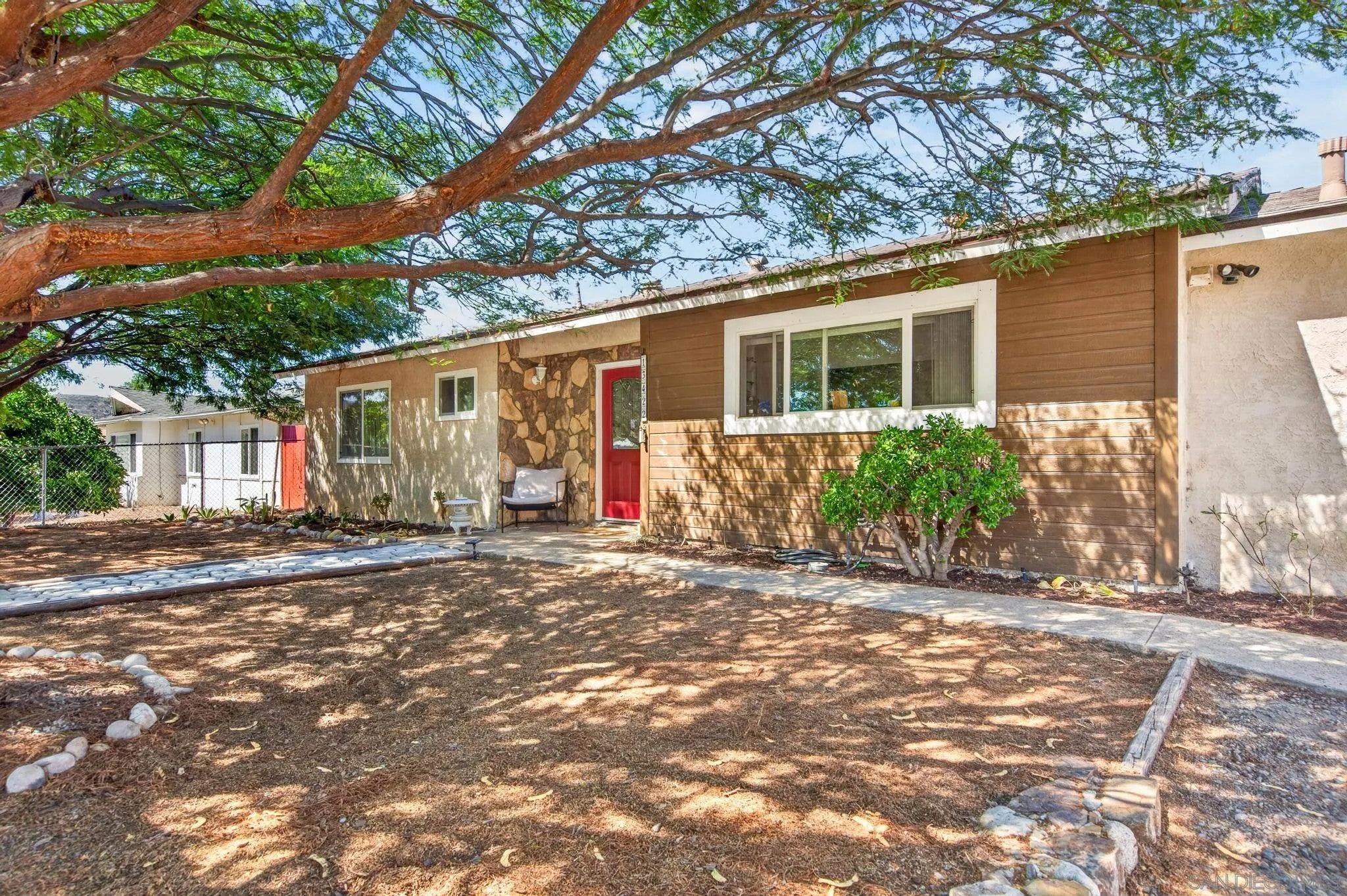 13422 Standish Dr