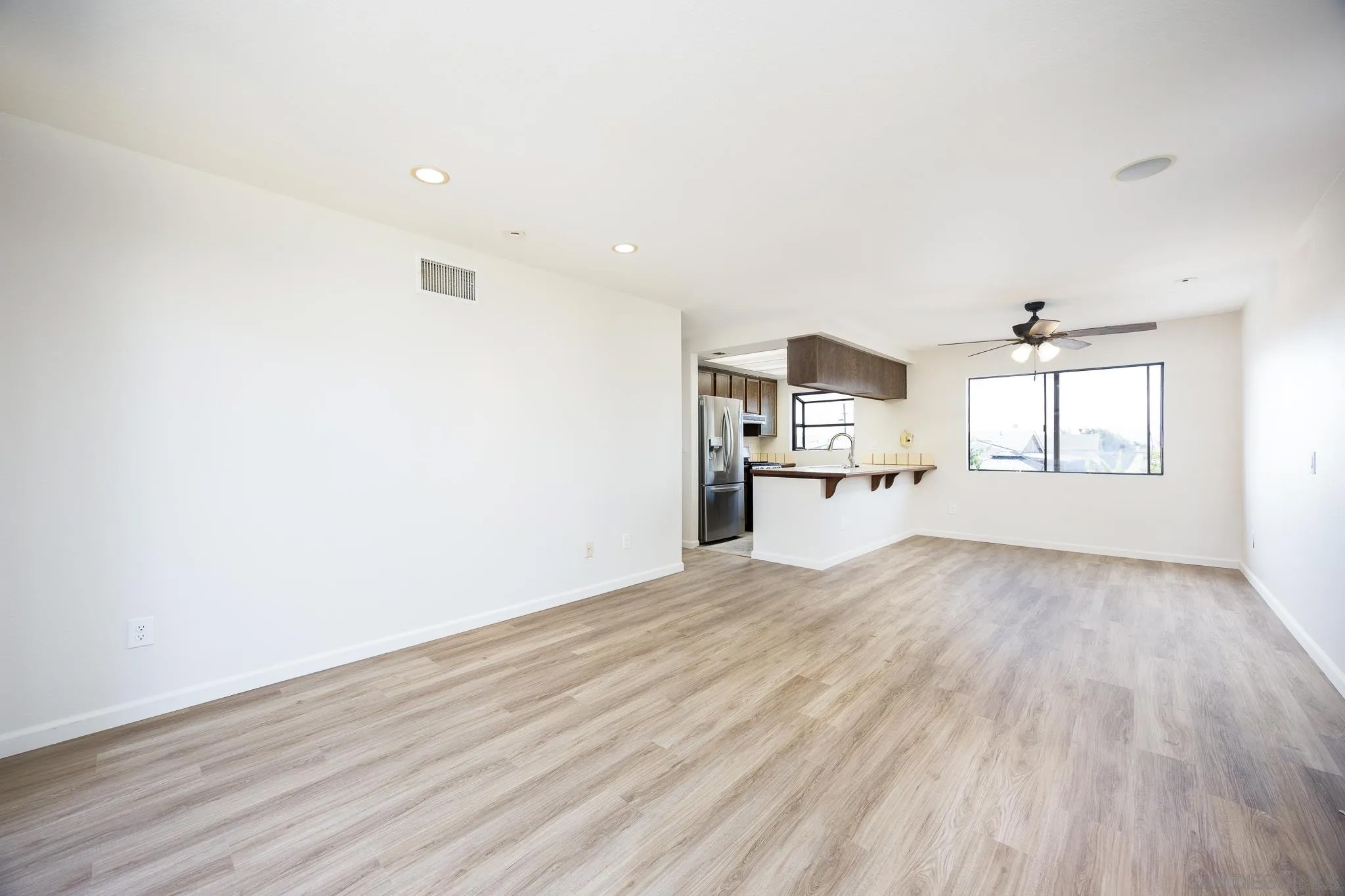 9228 Mast Blvd 33