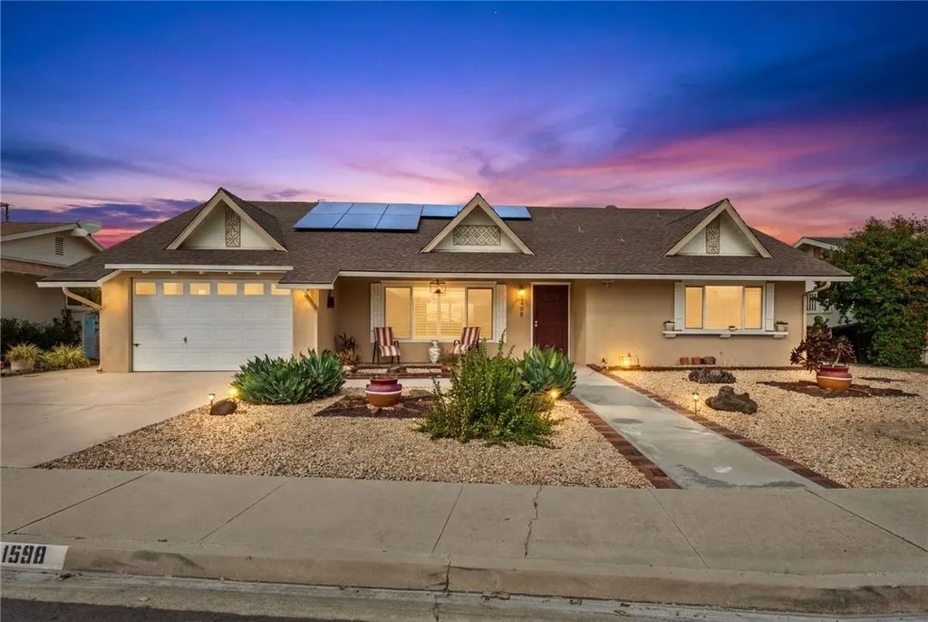 Photo of 1598 Amberwood Drive, Hemet, CA 92543 (MLS # SW26022522)