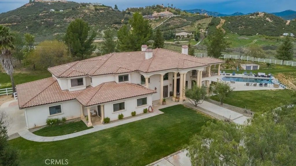 Photo of 39285 Calle De Companero, Murrieta, CA 92562 (MLS # OC26015569)