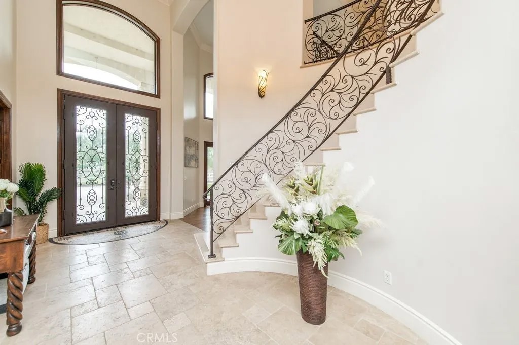 39285 Calle De Companero