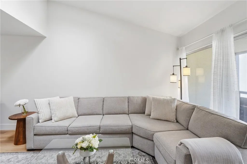 1621 Hotel Cir S E325