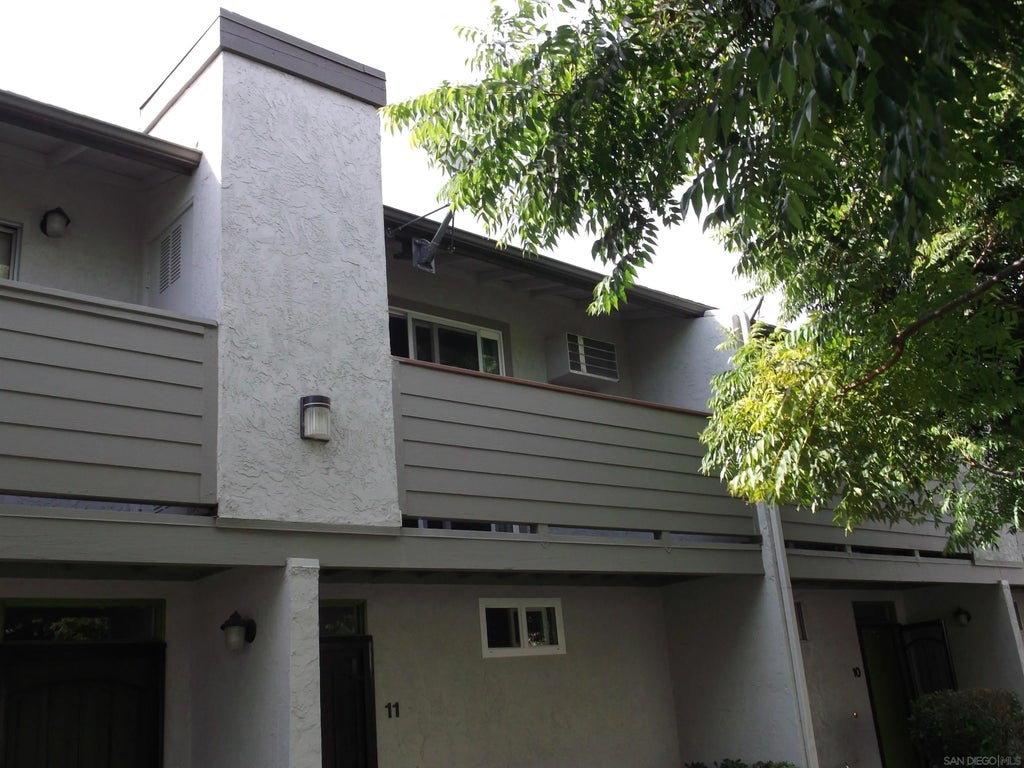Photo of 417 N Citrus Ave #5, Escondido, CA 92027 (MLS # 260024293)