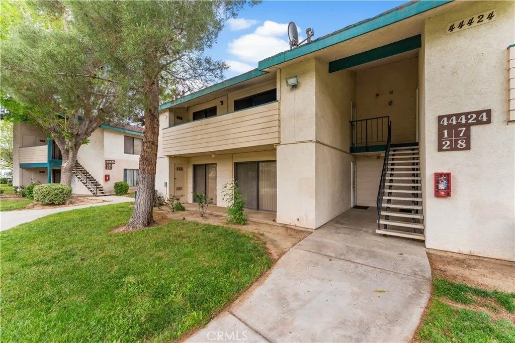 Photo of 44424 E 15th Street, Lancaster, CA 93535 (MLS # SR26094103)