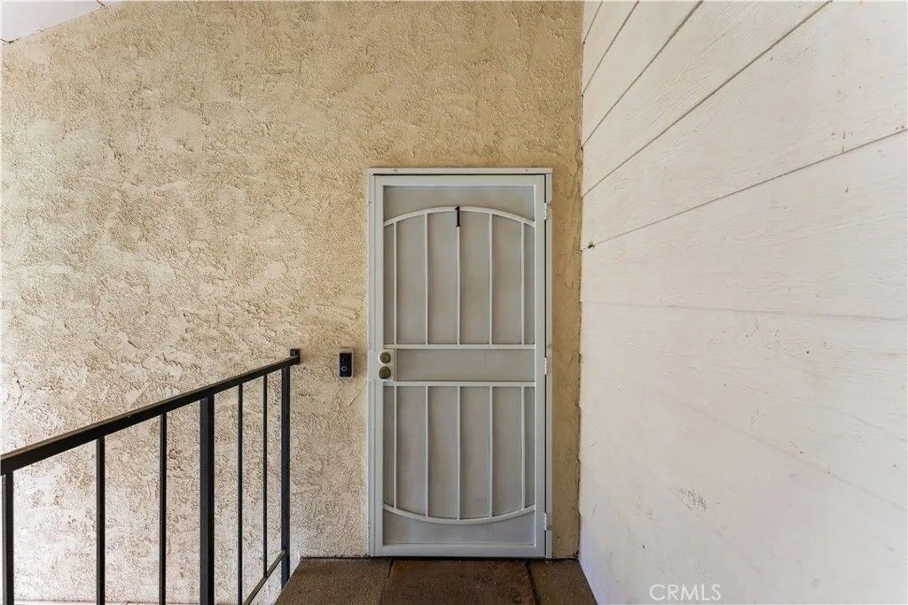 Photo of 44424 E 15th Street, Lancaster, CA 93535 (MLS # SR26094103)