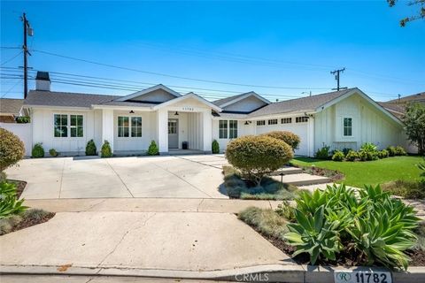 Photo of 11782 Davenport RD, Rossmoor, CA 90720 (MLS # OC26094473)
