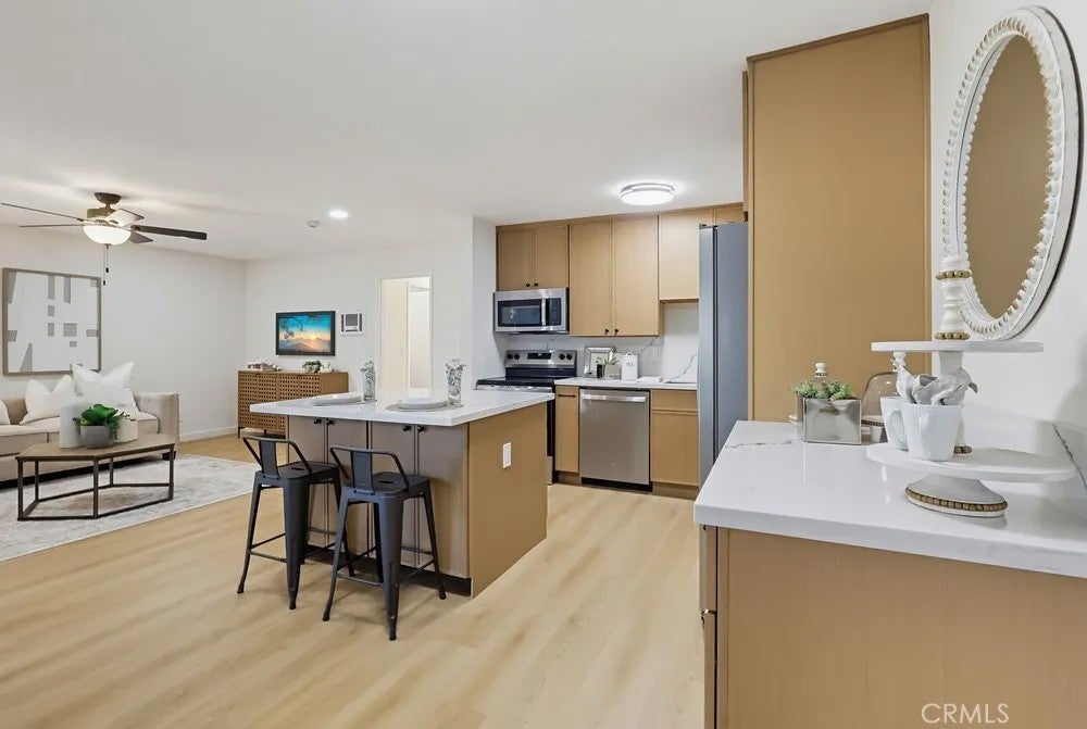 635 S Prospect 103