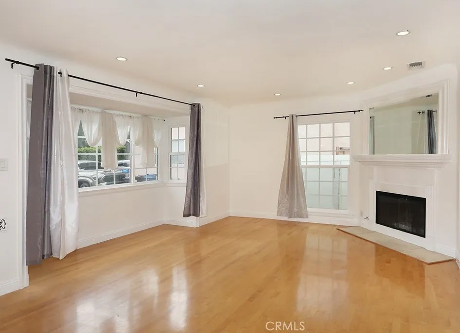 4433 Stern Avenue