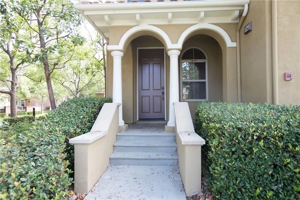 129 Chantilly