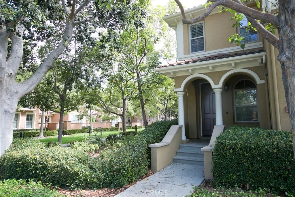 129 Chantilly