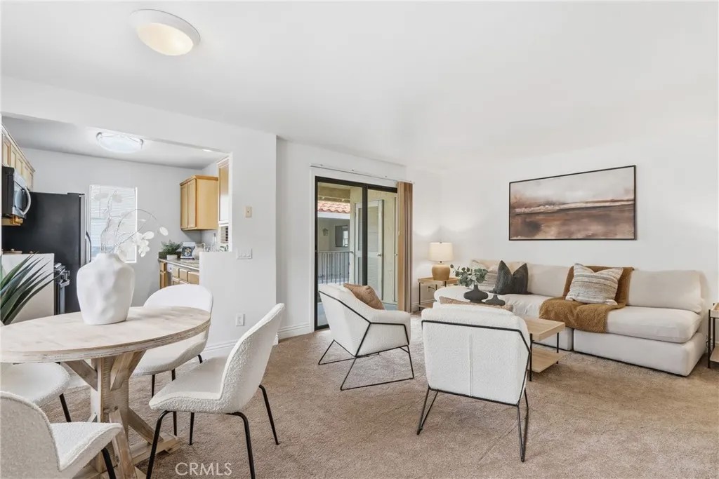 10166 Camino Ruiz 32