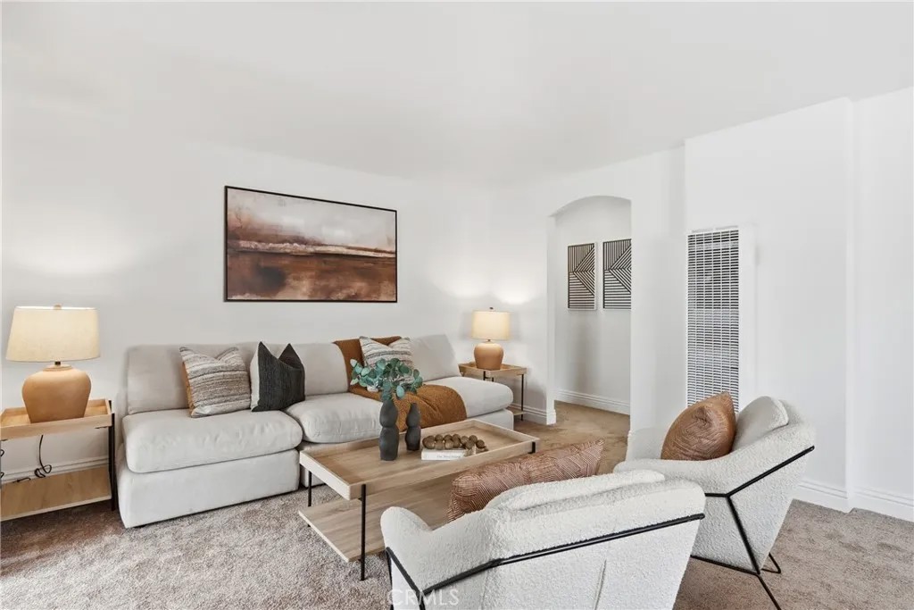 10166 Camino Ruiz 32