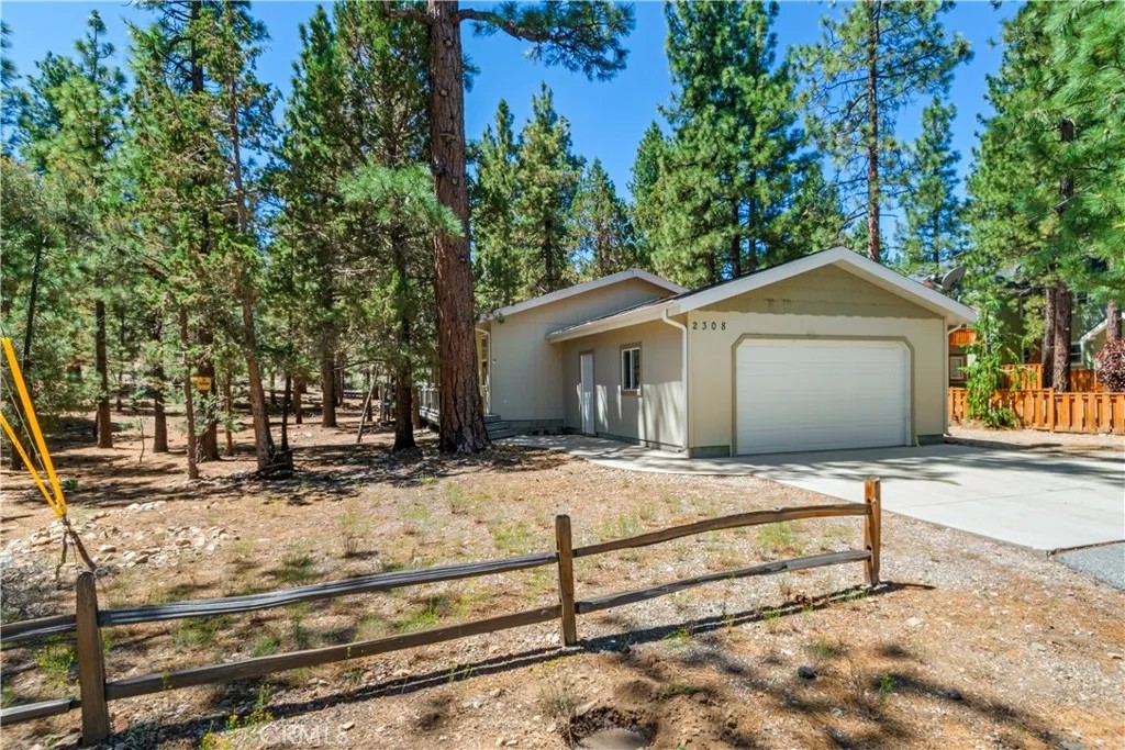 2308 Manzanita Lane