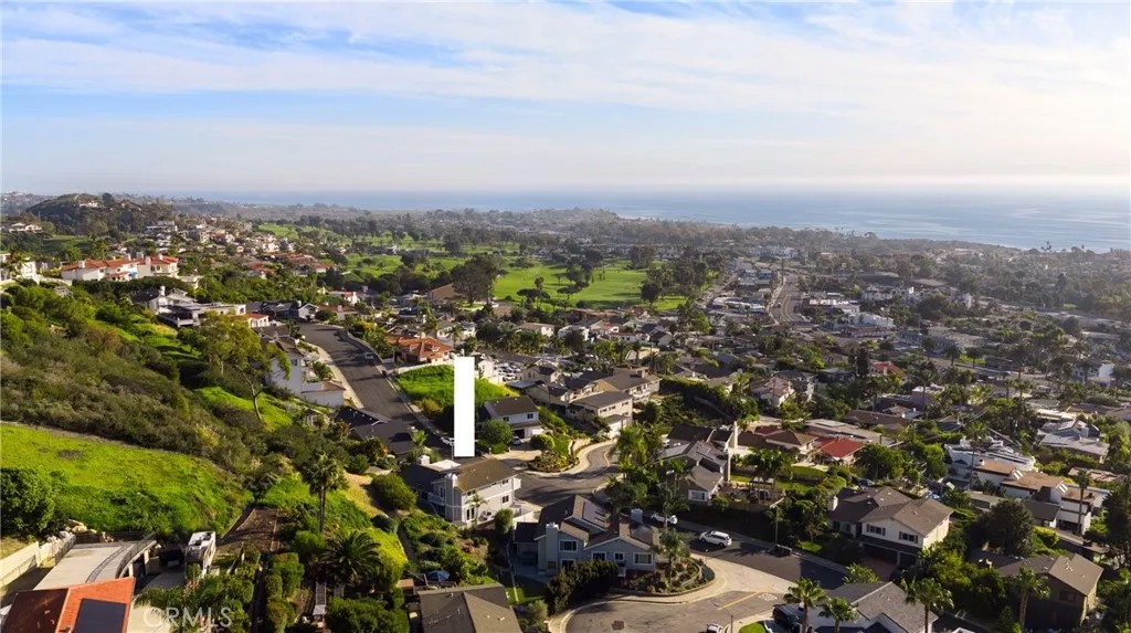 2121 Entrada Paraiso