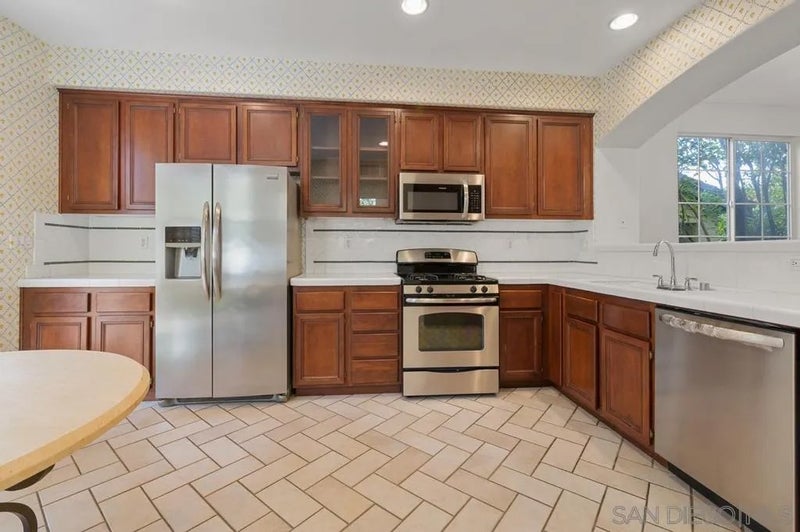 727 San Juan Pl