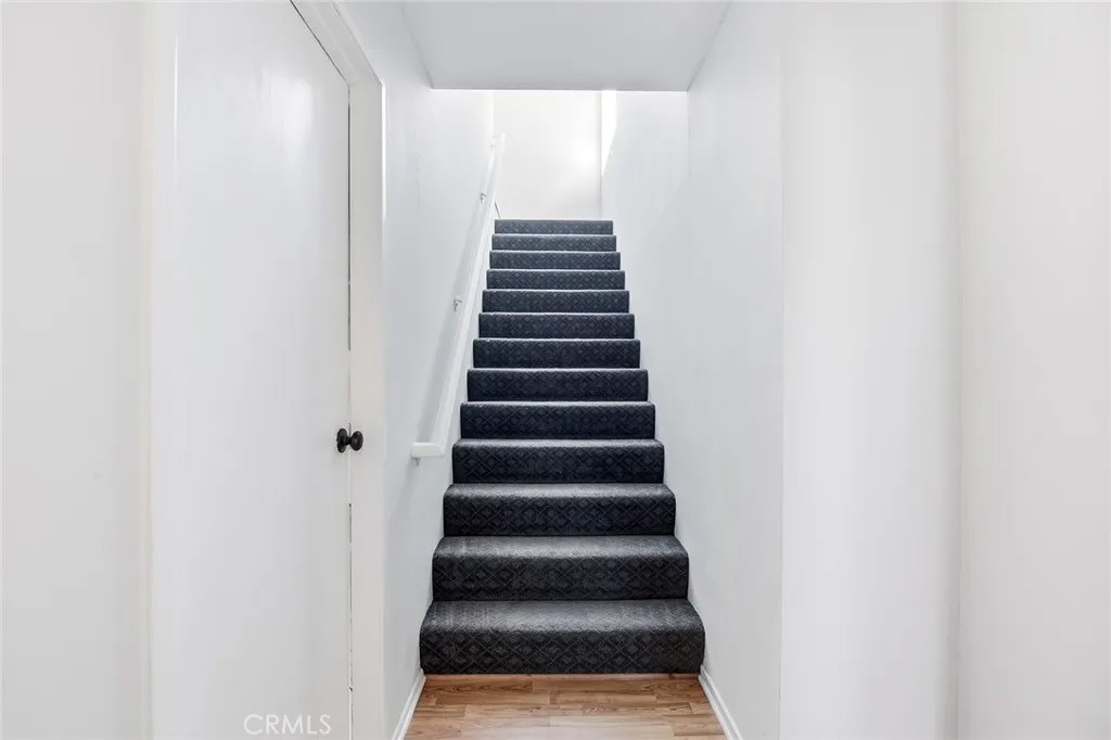 4265 Las Virgenes