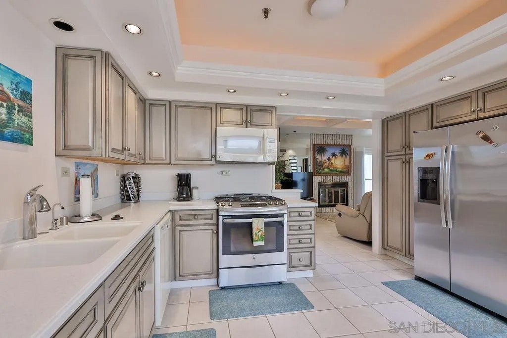 835 D Ave 4