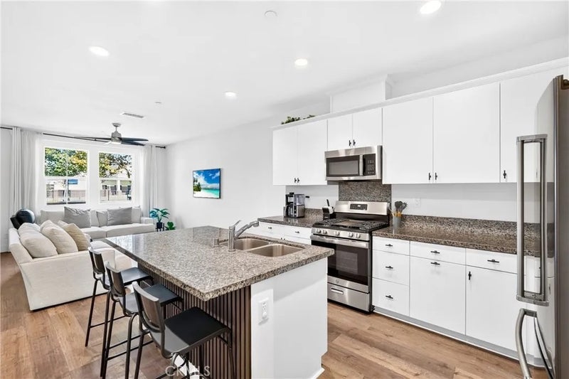 15923 Main