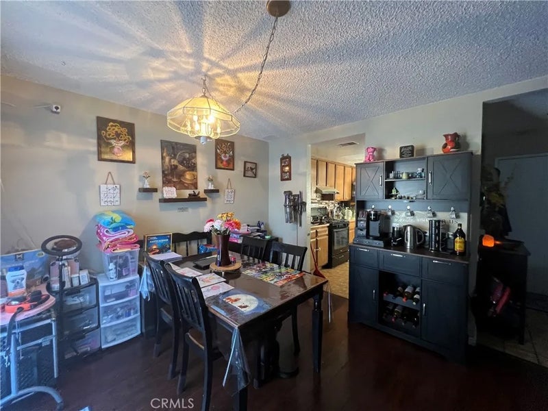 2421 S Reservoir