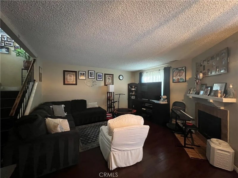 2421 S Reservoir