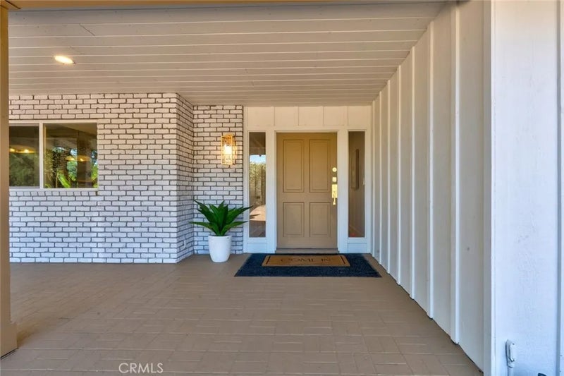 1335 S Waverly