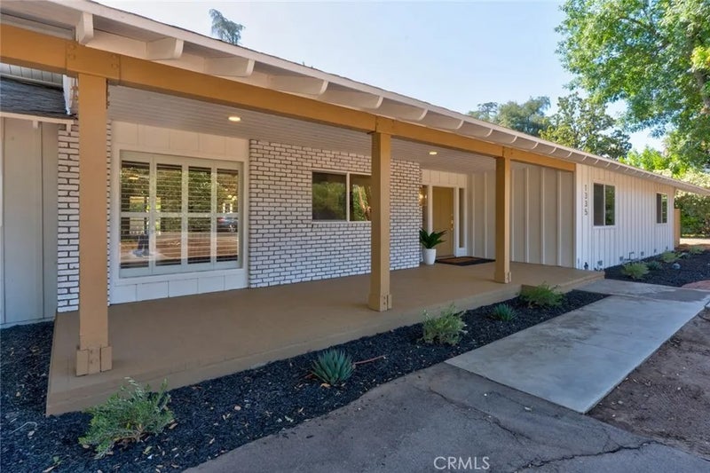1335 S Waverly