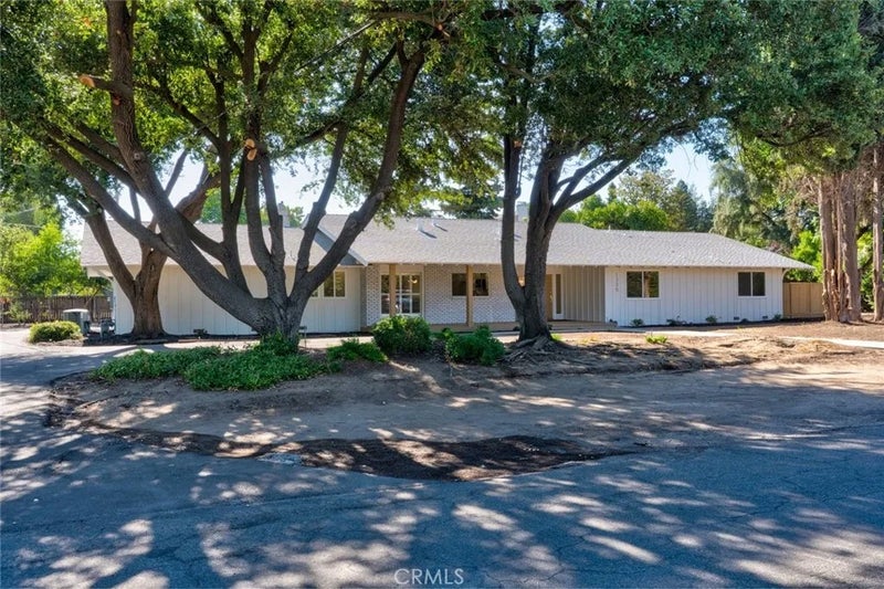 1335 S Waverly