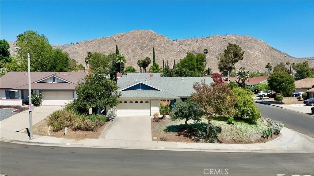 Photo of 3430 Bahia PL, Riverside, CA 92507 (MLS # IV26149089)