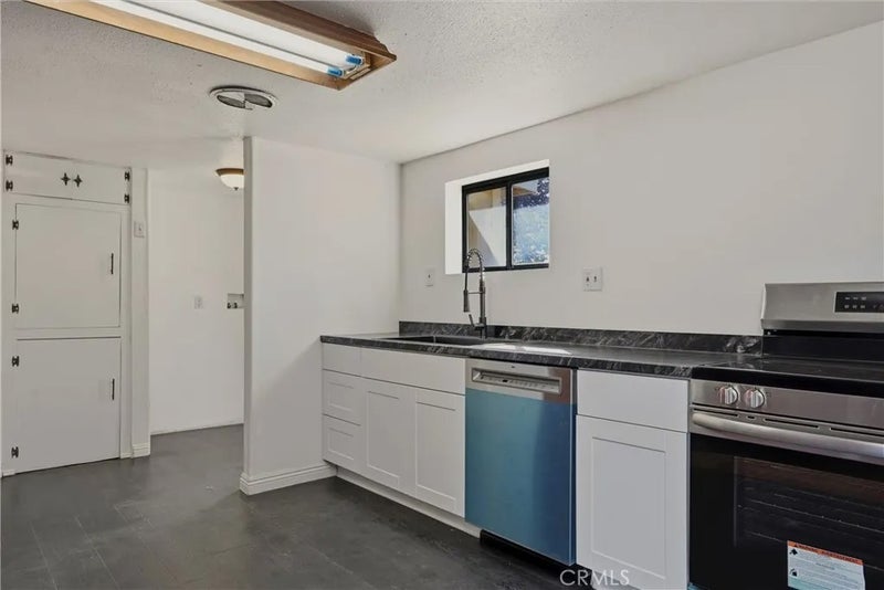 12322 Lakeview Drive