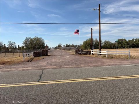 Photo of 45655 Raigosa Dr, Newberry Springs, CA 92365 (MLS # OC26055366)