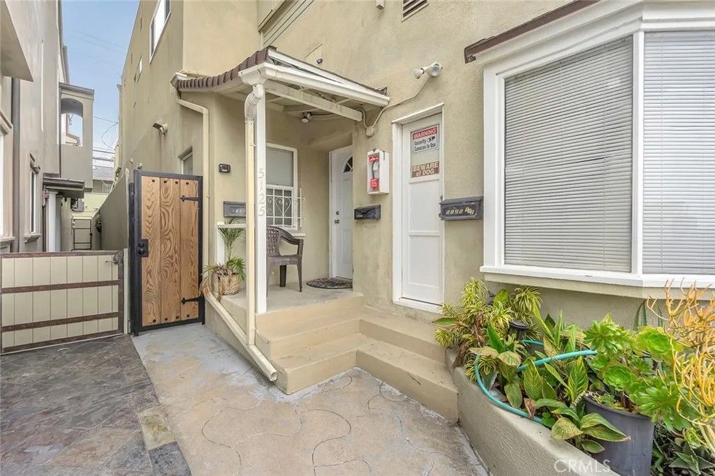 Photo of 5125 E. Ocean Blvd #B, Long Beach, CA 90803 (MLS # PW26019165)