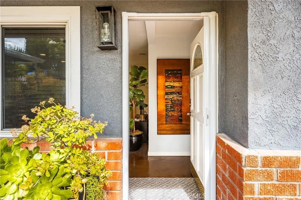 Photo of 19301 Maynard Way, North Tustin, CA 92705 (MLS # PW26187599)