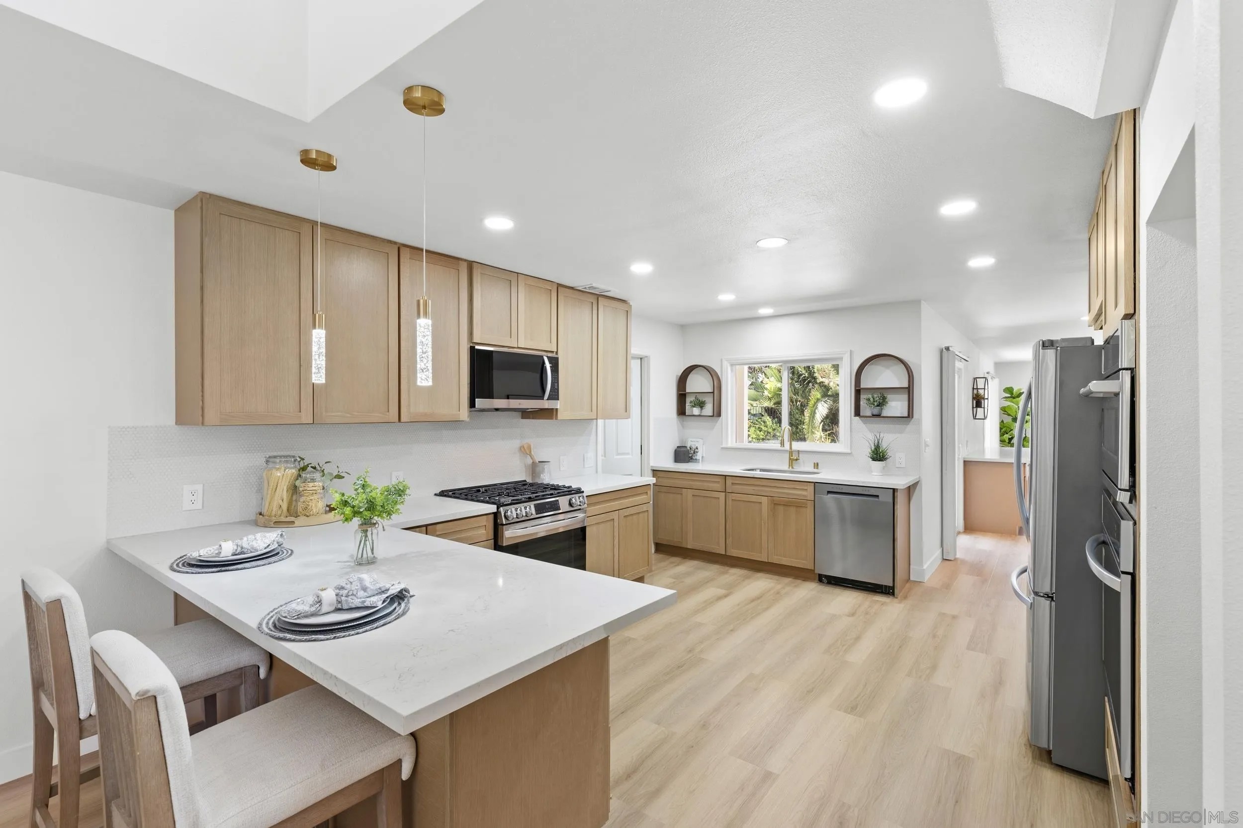 7001 Almaden Ln