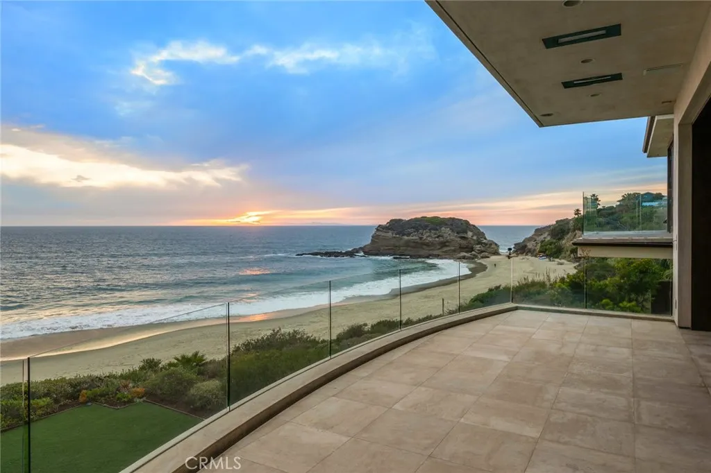 25 Bay Drive