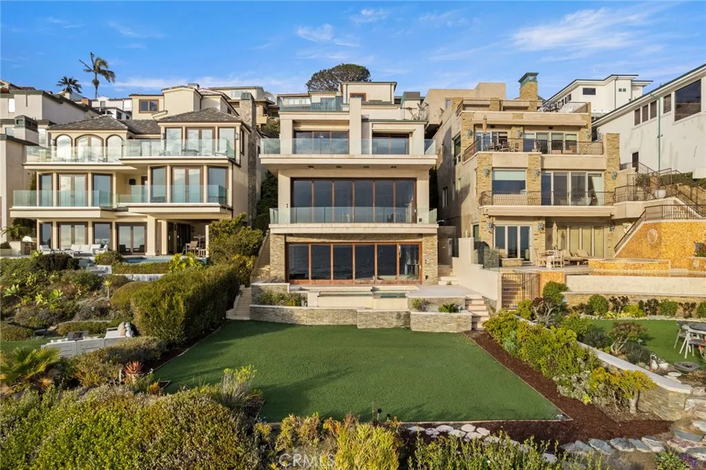 25 Bay Drive